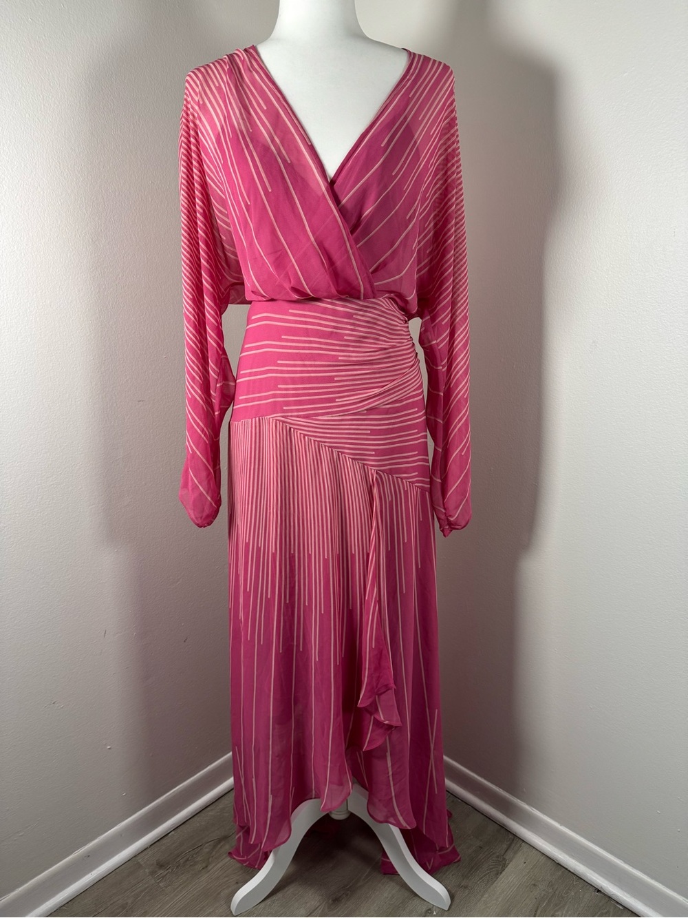 BCBGMaxazria Longsleeve Ruffle Coctail Dress Size 10 - Picture 5 of 16
